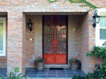 Casa en Bº Cerrado Rincón del Arca en Punta Chica