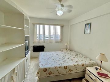 Edificio Sotavento: Salinas, frente al mar, amplio departamento en venta.