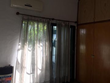 Venta de Casa 4 AMBIENTES, Ituzaingó.