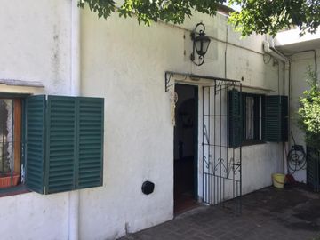 Venta de Casa 4 AMBIENTES, Ituzaingó.