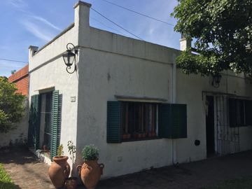 Venta de Casa 4 AMBIENTES, Ituzaingó.