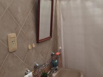 Venta de Casa 4 AMBIENTES, Ituzaingó.