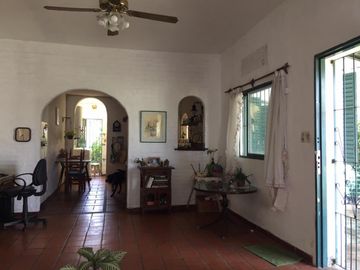 Venta de Casa 4 AMBIENTES, Ituzaingó.