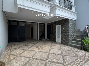 Dijual Rumah Brandnew Di Dalam Townhouse Di Lokasi Strategis