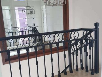 Venta de Casa en Urbanización Casa laguna, Av. León Febres Cordero, cerca del Riocentro el Dorado.