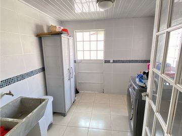 SE VENDE CASA EN MONTELIMAR EN $155,000 AM