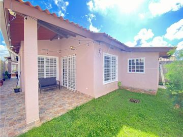 SE VENDE CASA EN MONTELIMAR EN $155,000 AM