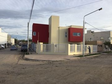 VENDO CASA DE 3 DORMITORIOS A ESTRENAR  EN RINCON DE EMILIO ZONA RESIDENCIAL DE NEUQUEN CAPITAL