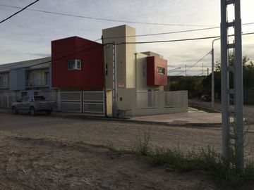 VENDO CASA DE 3 DORMITORIOS A ESTRENAR  EN RINCON DE EMILIO ZONA RESIDENCIAL DE NEUQUEN CAPITAL
