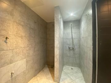 VENTA LOCAL 175 M2 LANUS OESTE