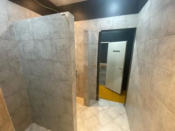 VENTA LOCAL 175 M2 LANUS OESTE