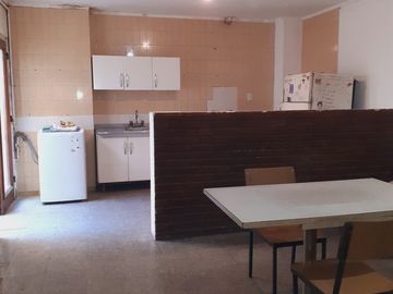 Se vende casa  con dos dormitorios y cochera en Santa Fe Capital