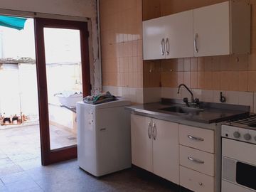 Se vende casa  con dos dormitorios y cochera en Santa Fe Capital