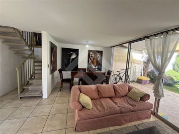 Casa en venta de 5 dormitorios en Puente Alto, APA