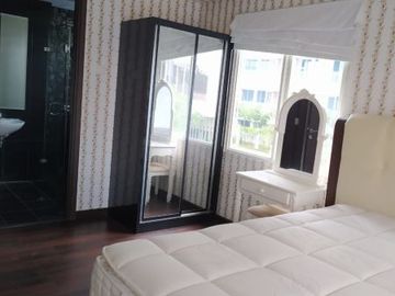 For Rent 3BR Vintage Style Apartemen at Fatmawati