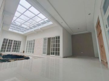 Rumah Villa Minimalis Modern, jalan tajem