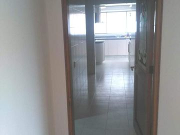 apartamento en venta en los rosales. Cod V20560