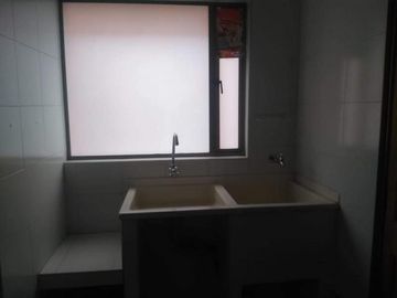 apartamento en venta en los rosales. Cod V20560