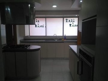 apartamento en venta en los rosales. Cod V20560