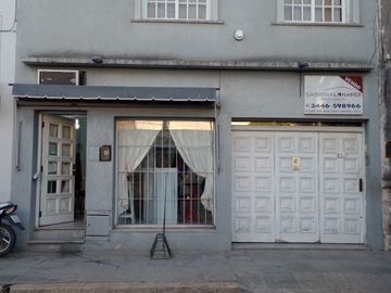 VENDE CASA CON LOCAL Y DEPARTAMENTO!