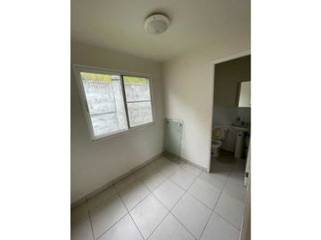 VENDO EXCELENTE Y AMPLIA VIVIENDA EN ARRAIJAN PLAYA DORADA LAS OLAS 3R
