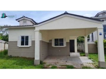 VENDO EXCELENTE Y AMPLIA VIVIENDA EN ARRAIJAN PLAYA DORADA LAS OLAS 3R