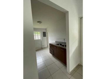 VENDO EXCELENTE Y AMPLIA VIVIENDA EN ARRAIJAN PLAYA DORADA LAS OLAS 3R