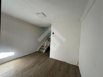 Casa en venta de 3 dorm. en La Florida