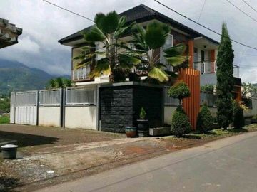 INVESTASI!! Villa mewah kawasan elite kota batu