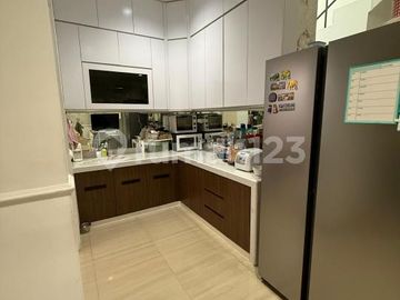 Dijual Rumah di Duta Garden.beverly Hills