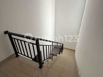Dijual Rumah di Duta Garden.beverly Hills