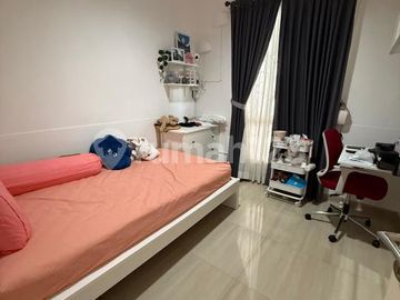 Dijual Rumah di Duta Garden.beverly Hills
