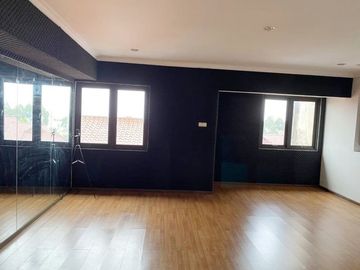 Di Jual Rumah Siap Huni Full Furnished 4 Kamar di Setra Duta Bandung