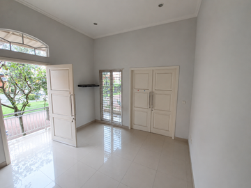 Rumah Cantik Posisi Hook di Omaha Village Gading Serpong