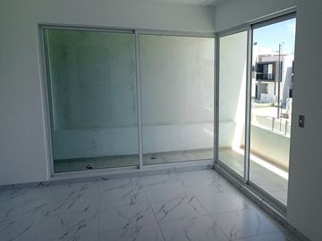 Excelente casa en Lomas de Juriquilla con Roof Garden J2