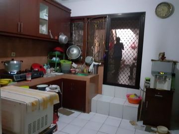 JUAL RUMAH SIAP HUNI TERAWAT LINGKUNGAN BAGUS DUREN SAWIT JAKARTA TIMUR