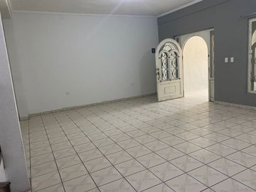 CASA EN VENTA COL. PENSIONES CIVILES C.P. 31501 EN CD. CUAUHTEMOC, CHIHUAHUA.