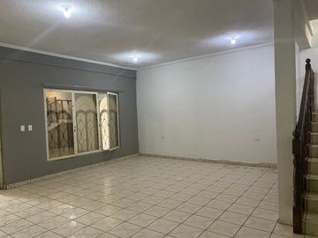 CASA EN VENTA COL. PENSIONES CIVILES C.P. 31501 EN CD. CUAUHTEMOC, CHIHUAHUA.
