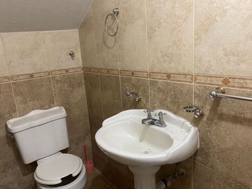 CASA EN VENTA COL. PENSIONES CIVILES C.P. 31501 EN CD. CUAUHTEMOC, CHIHUAHUA.