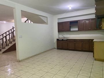 CASA EN VENTA COL. PENSIONES CIVILES C.P. 31501 EN CD. CUAUHTEMOC, CHIHUAHUA.