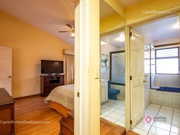 Casa de Lujo en Venta en Bugambilias cerca centro comercial