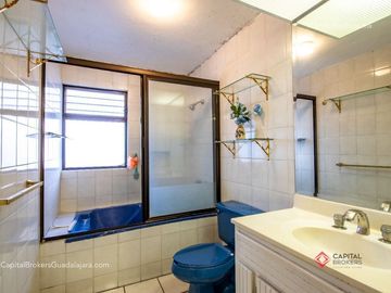 Casa de Lujo en Venta en Bugambilias cerca centro comercial