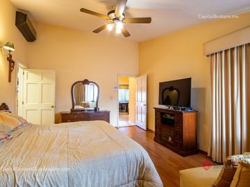 Casa de Lujo en Venta en Bugambilias cerca centro comercial