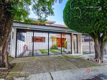 Casa de Lujo en Venta en Bugambilias cerca centro comercial
