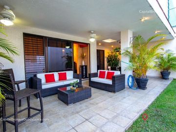 Casa de Lujo en Venta en Bugambilias cerca centro comercial