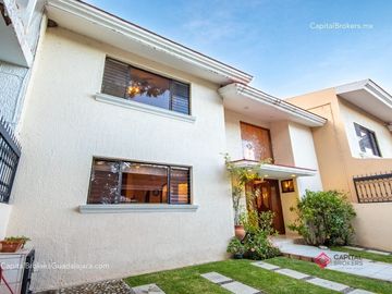 Casa de Lujo en Venta en Bugambilias cerca centro comercial