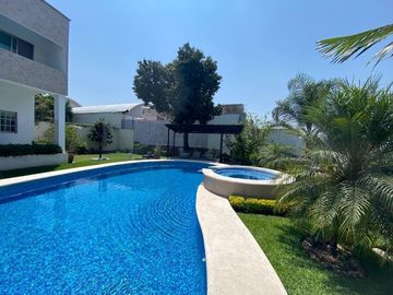 Casa en Privada en Jardines de Cuernavaca, Cuernavaca, Morelos CAEN-929-Cp