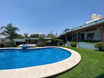 Casa en Privada en Jardines de Cuernavaca, Cuernavaca, Morelos CAEN-929-Cp