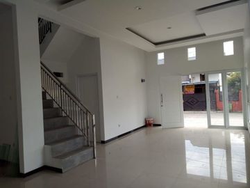 Dijual Murah Hanya 1.08M Rumah 2LT 1 Unit Lagi di Ciwastra Buah Batu
