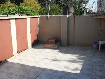 Departamento Tipo Casa en venta en Lanus Este
